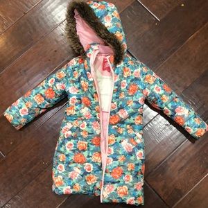 Girls jacket AGE 4-5 in great condition very warm!